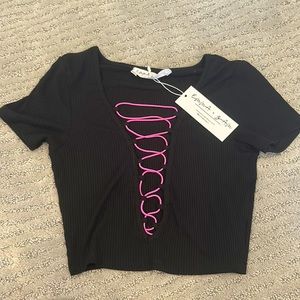 Black and hot pink cropped tee shirt from LF!! Brand is emma and sam. Size XS